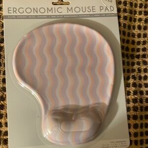 Ergonomic Mouse Pad with Wrist Support